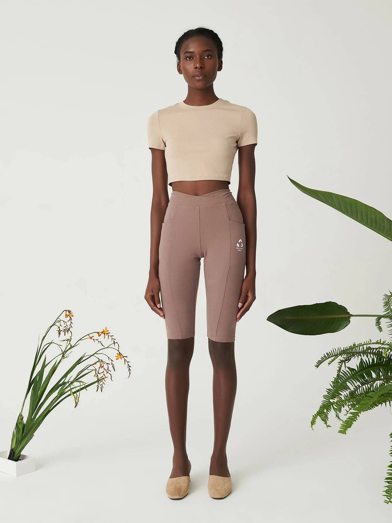 SIGNATURE RIBBED KNIT CROP TOP